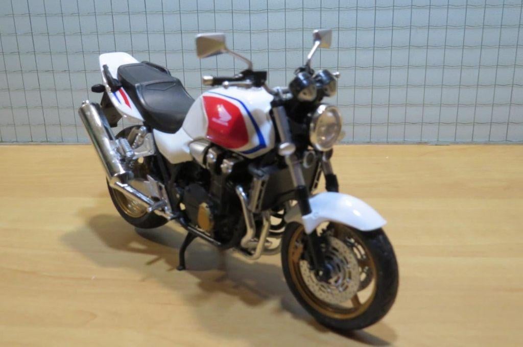 Honda CB1300 SF 1:12 wht. 602601, Enlèvement ou Envoi, Neuf, 1:9 à 1:12, Moteur
