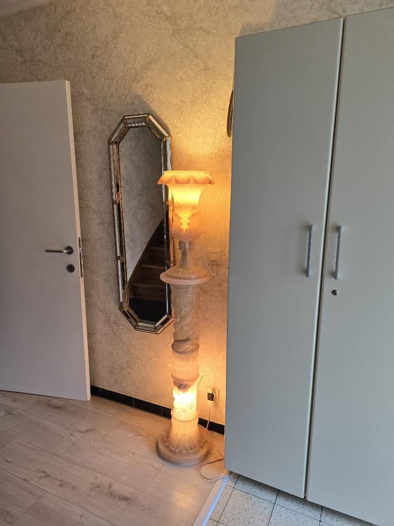 rose marmeren zuil met verlichting, Enlèvement, Utilisé