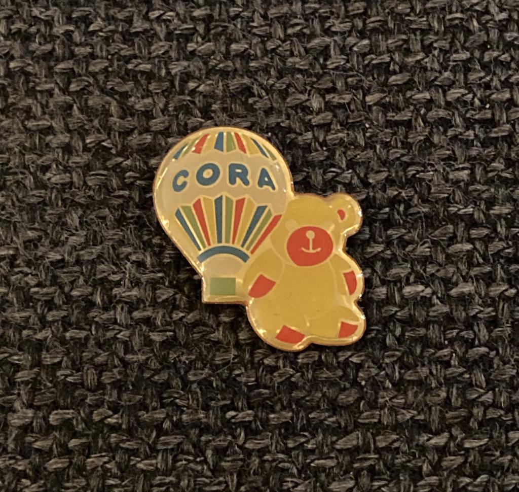 PIN - CORA - LUCHTBALLON - BEERTJE, Verzenden, Gebruikt, Overige onderwerpen, Speldje of Pin