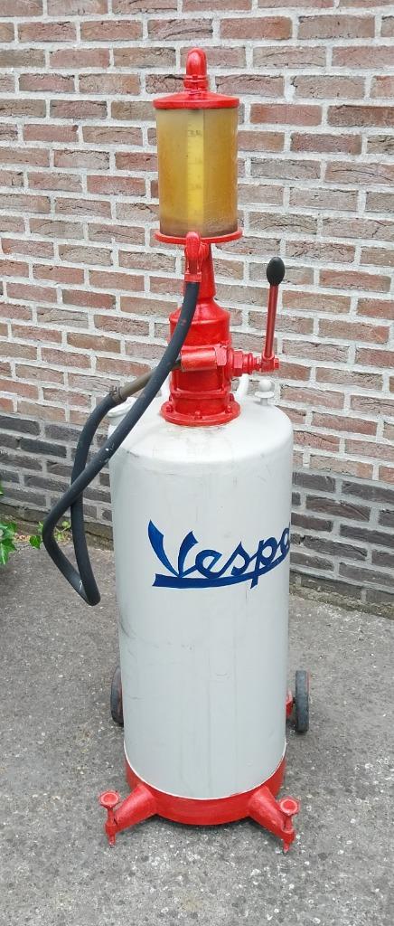 Tweetakt benzinepomp, Verzamelen, Merken en Reclamevoorwerpen, Ophalen of Verzenden