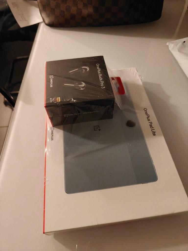 Oneplus tablet + oortjes, Ophalen