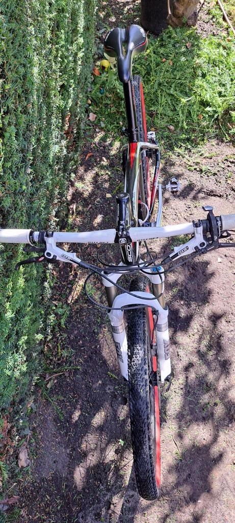 Scott Scale 20 – Full Carbon MTB

Te koop: Scott Scale 20, Fietsen en Brommers, Ophalen, Zo goed als nieuw, Versnellingen