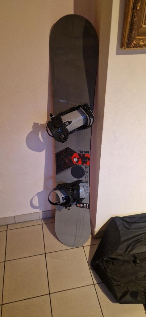 Snowboard👍"Nitro"🏂👍TOP staat + binding + tas👍compleet👍, Sport en Fitness, Snowboarden, Ophalen, Zo goed als nieuw, Board