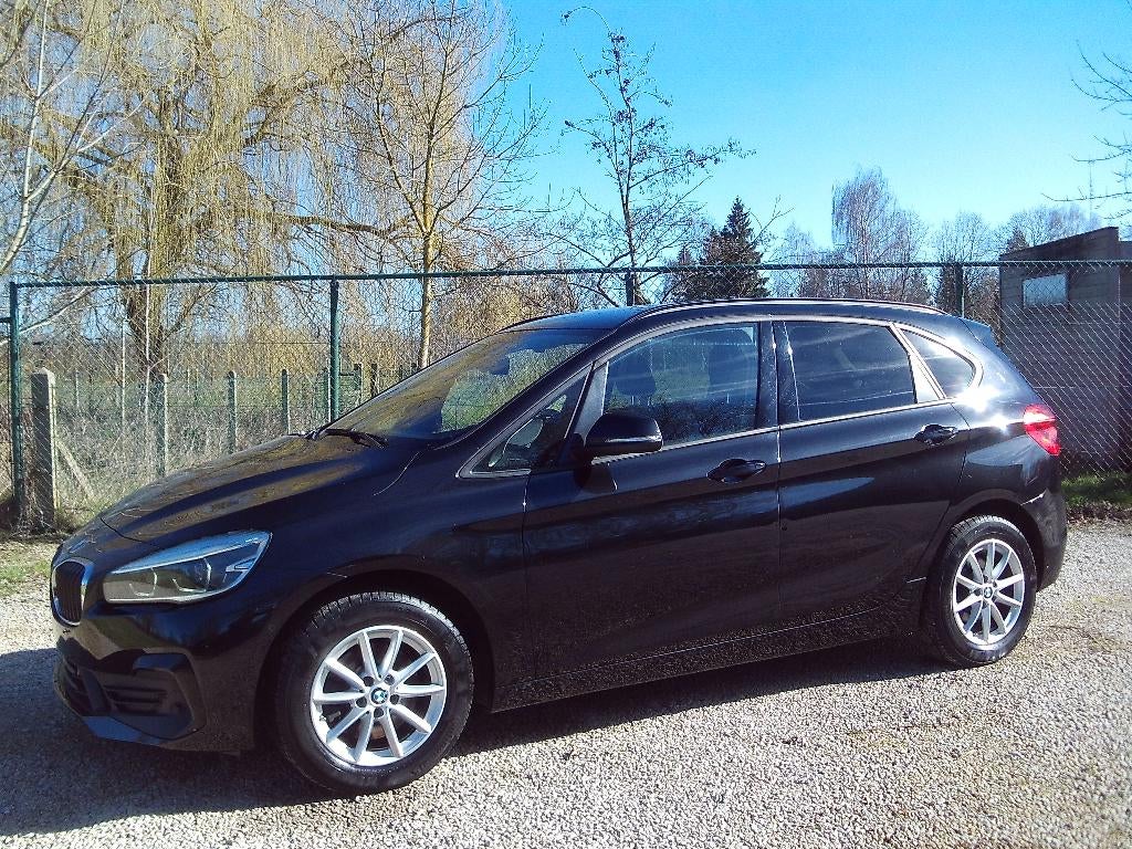 BMW 218 95dkm 150PK Alu LED NAV EU6 Topwagen nw st 021, Auto's, BMW, Voorwielaandrijving, Stof, Electronic Stability Program (ESP)