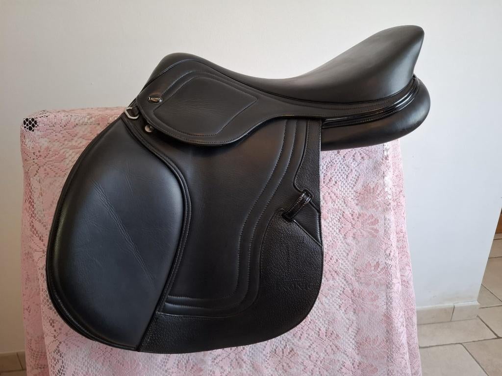 Ikonic Evolution Black series springzadel 17 inch, Dieren en Toebehoren, Paarden en Pony's | Zadels, Ophalen, Ikonic, Ikonic, Ikonic
