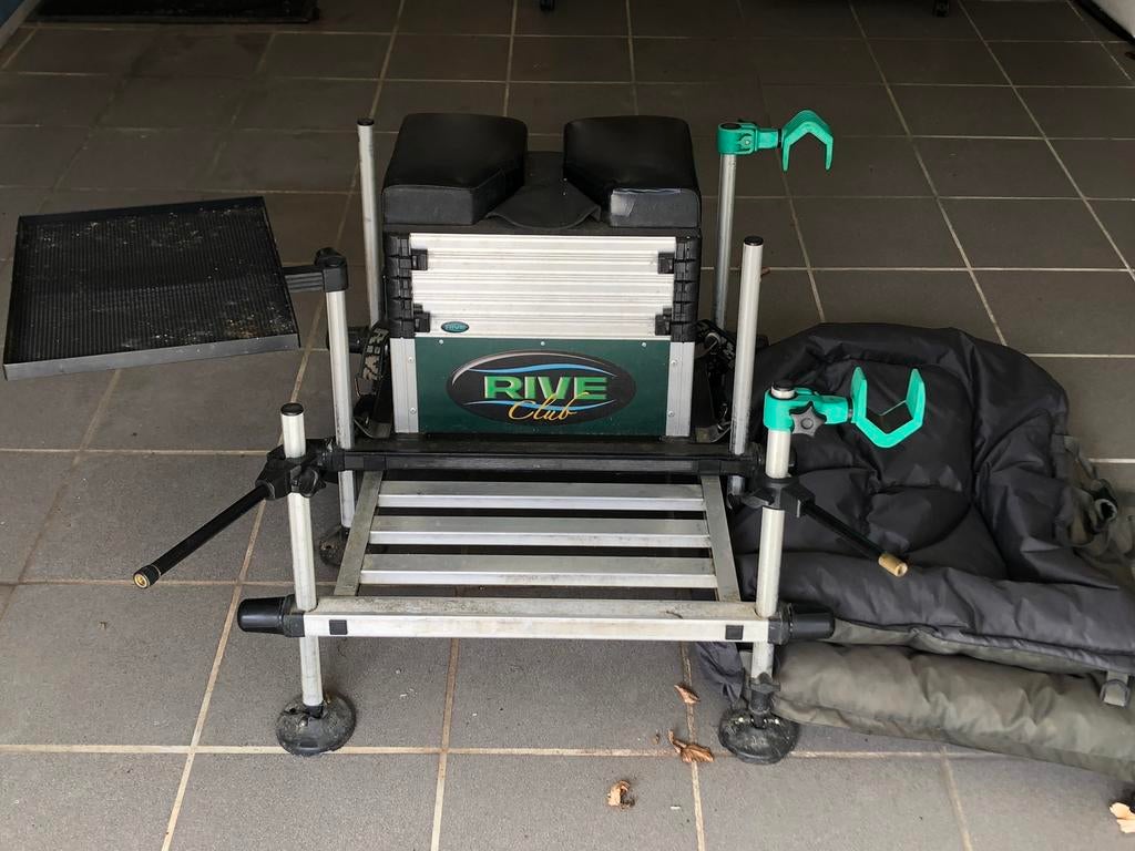 Visbak merk Rive club., Watersport en Boten, Ophalen, Zo goed als nieuw, Koffer of Tas