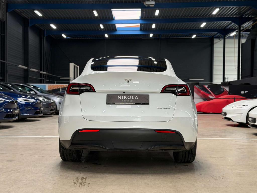 Tesla Model Y LONG RANGE - ALL WHEEL DRIVE - AUTOPILOT - TOW, Auto's, Zwart, Wit, 5 zetels, SUV of Terreinwagen