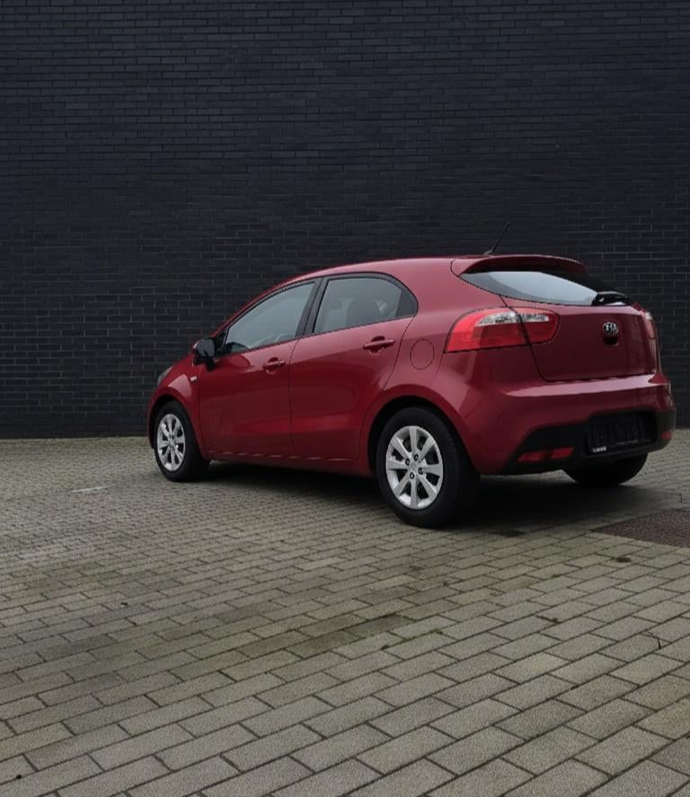 KIA RIO  BENINE️1.3 BJ 2013. KM 231 000 GEKEURD VVK, Auto's, Kia, Euro 5, 4 cilinders, Bedrijf, Handgeschakeld