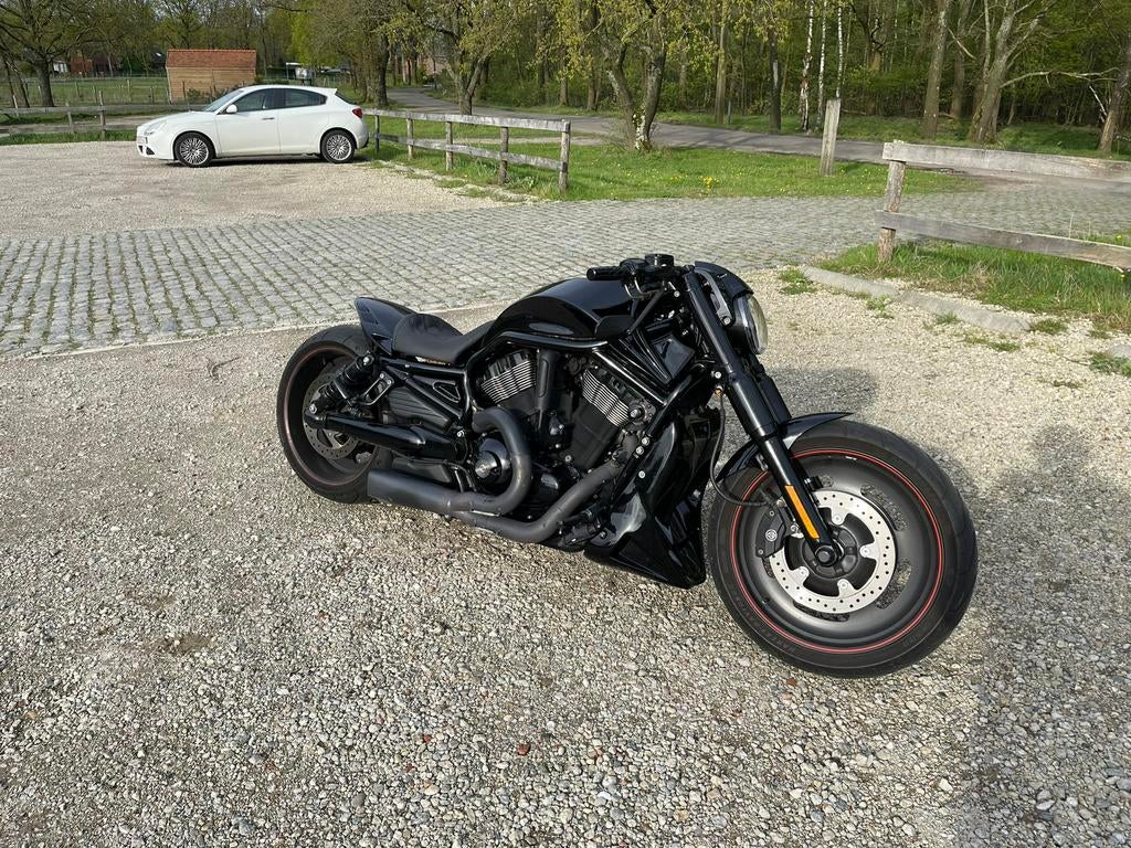 Harley-Davidson Night Rod Special Custom – Ferrari Metallic, Motoren, Motoren | Harley-Davidson, Particulier