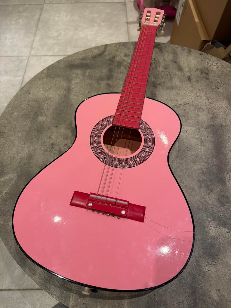 Petite guitare enfant rose – idéale débutant, Musique & Instruments, Instruments à corde | Guitares | Acoustiques, Enlèvement