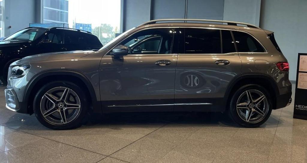 Mercedes-Benz GLB-Klasse 250 4MATIC AMG Line | Verwarmde Zet, Auto's, Mercedes-Benz, Automaat, 177 g/km, Stof, Gebruikt