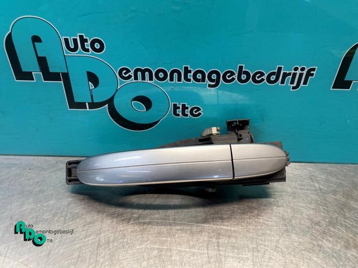 Poignée portière 4portes arrière gauche d'un Ford Mondeo, Autos : Pièces & Accessoires, Carrosserie & Tôlerie, Ford, Utilisé, 3 mois de garantie