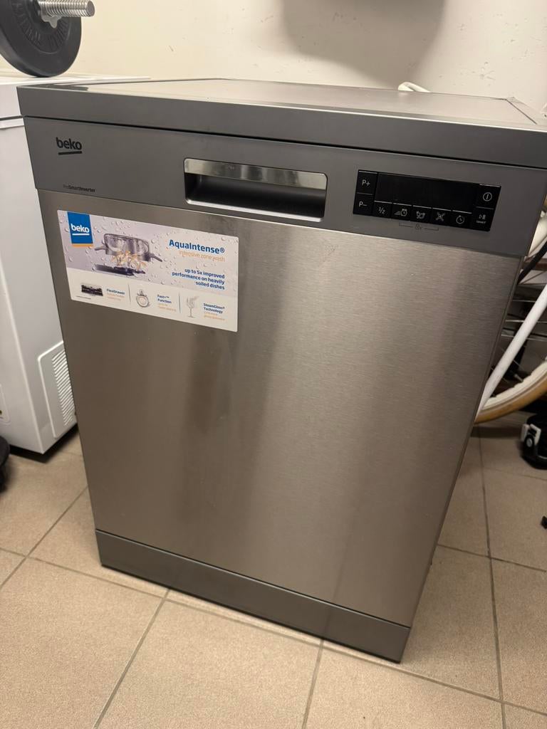 Beko vaastwas maar 4x gebruikt, Elektronische apparatuur, Vaatwasmachines, Ophalen, Zo goed als nieuw, Inbouw