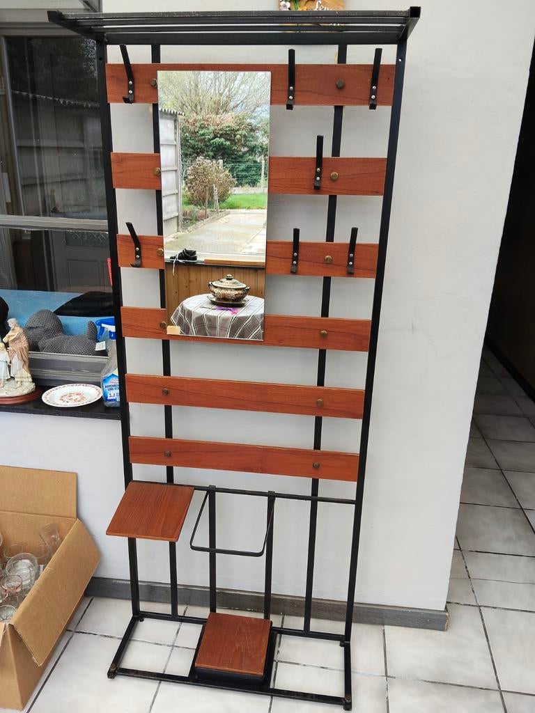 Mooie kapstok met spiegel, Ophalen