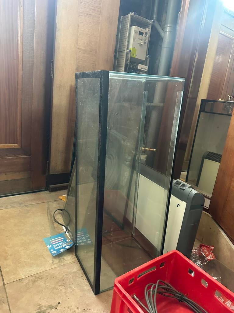 Twee aquariums, Dieren en Toebehoren, Ophalen, Zo goed als nieuw