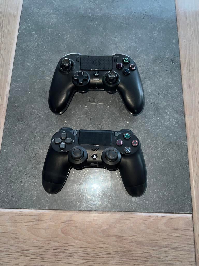 2x ps4 controller (DEFECT), Games en Spelcomputers, Ophalen of Verzenden, Niet werkend, Controller