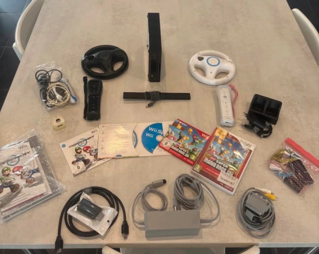 Wii Noire + 2 Manettes Motion Plus + 5 Jeux + Volants, Consoles de jeu & Jeux vidéo, Enlèvement ou Envoi, Wii