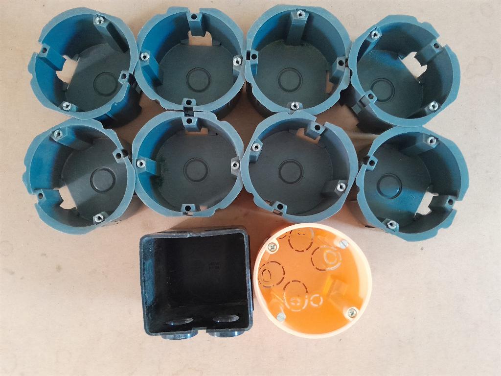 Blochets pour prise électrique (10 pièces) Prix 15€/lot., Bricolage & Construction, Enlèvement