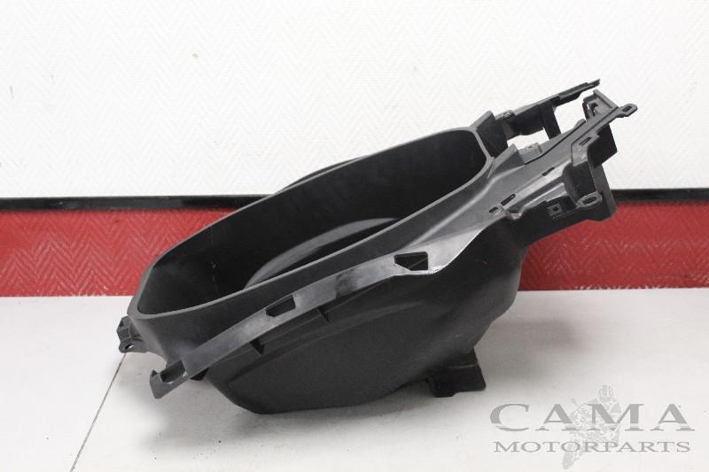 COFFRE À CASQUE Yamaha N-Max 125 (N MAX NMAX 125-A), Dhr. S. di Majo, Utilisé, Info@cama-motorparts.nl, P.J. Troelstraweg 8 8
3144 CX  MAASSLUIS, NL