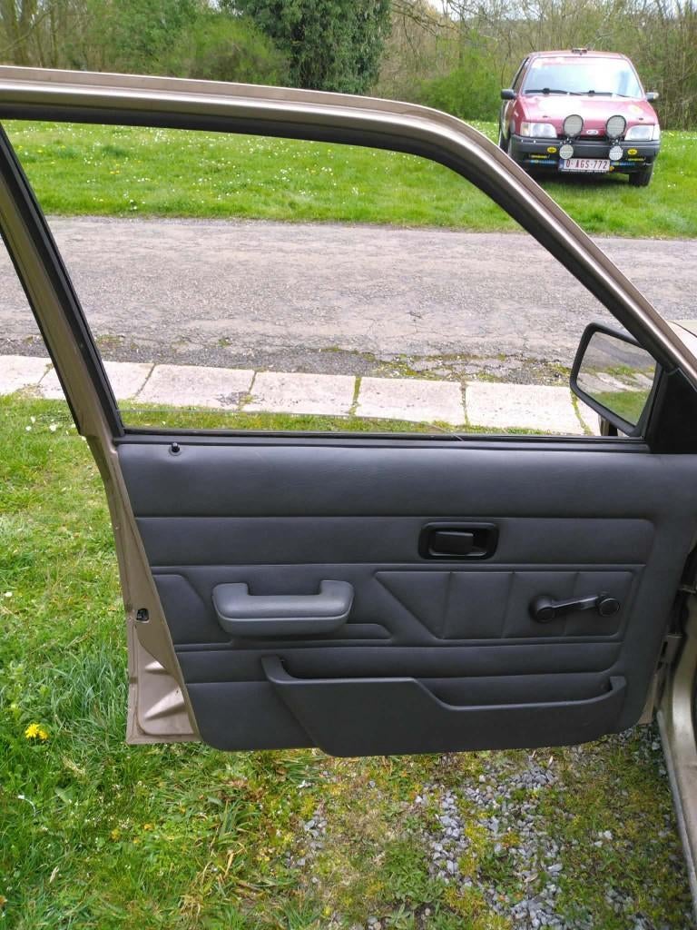 ford escort 1.6  mk3  1982, Auto's, Ford, Voorwielaandrijving, 4 cilinders, 1600 cc, Beige