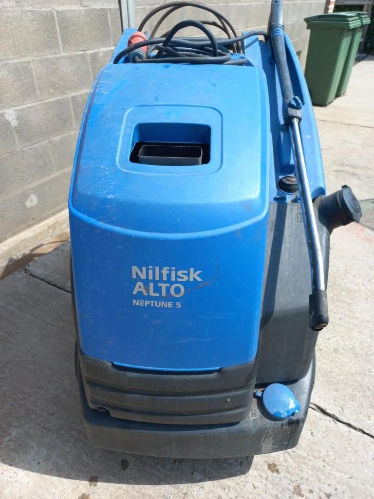 Hoge drukreiniger Nilfisk, Ophalen