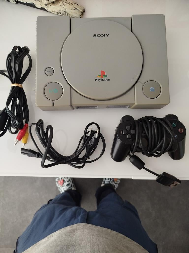 PlayStation 1 met 2 controllers en alle bekabeling, Ophalen, Met 2 controllers