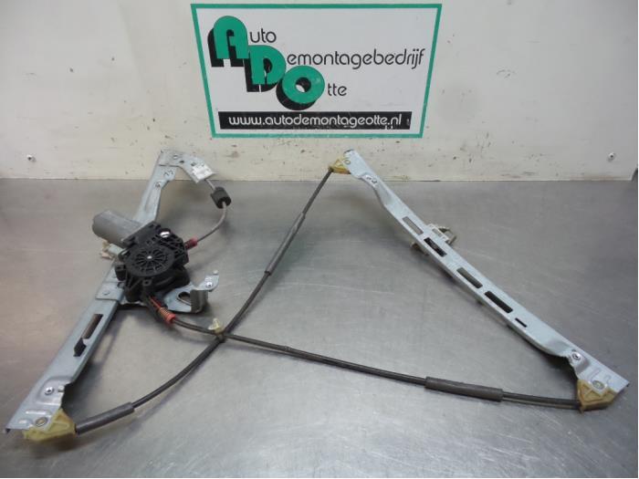 Mécanique vitre 4portes avant gauche d'un Peugeot 206 (206, Autos : Pièces & Accessoires, Vitres & Accessoires, Peugeot, Utilisé