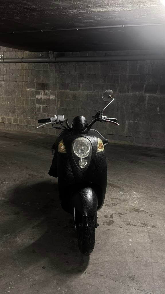 Sym mio 50cc, Vélos & Vélomoteurs, Scooters | SYM, Enlèvement, Comme neuf, Mio