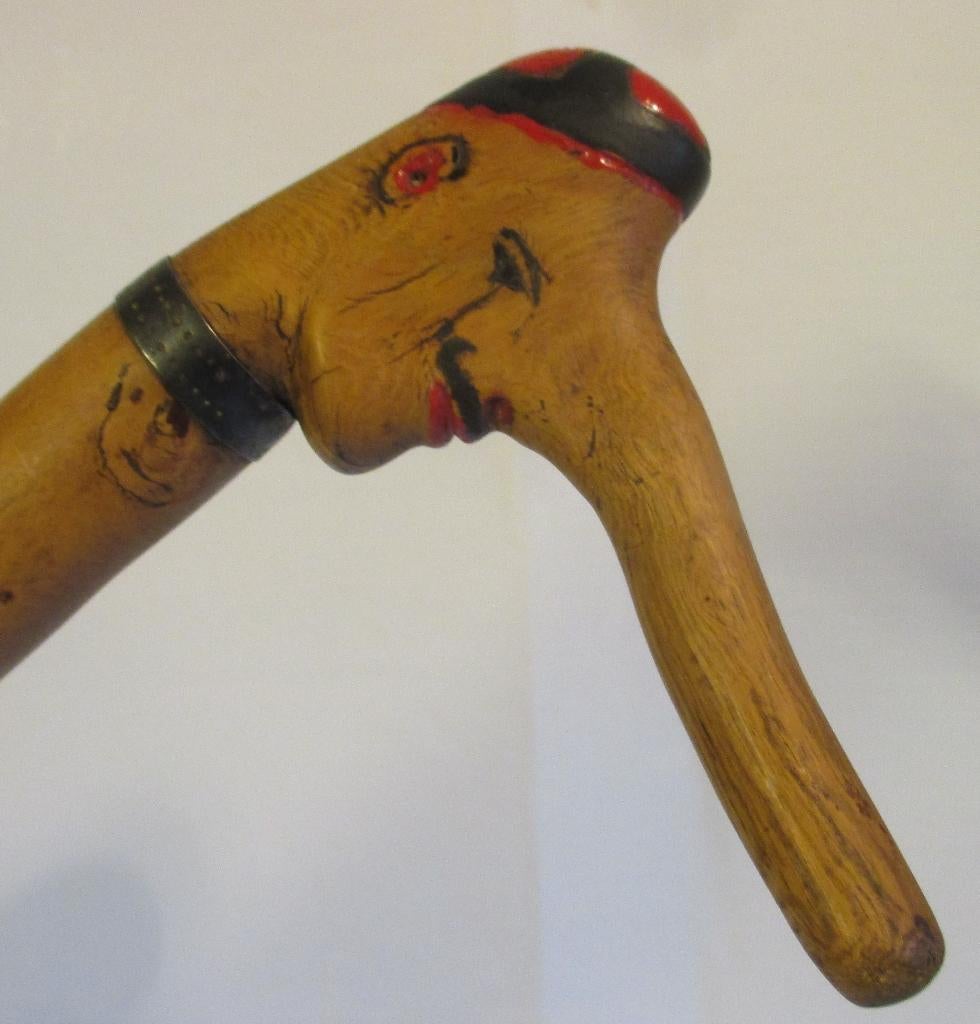 bâton de marche folklorique antique avec long nez ws5, Antiquités & Art, Curiosités & Brocante, Envoi