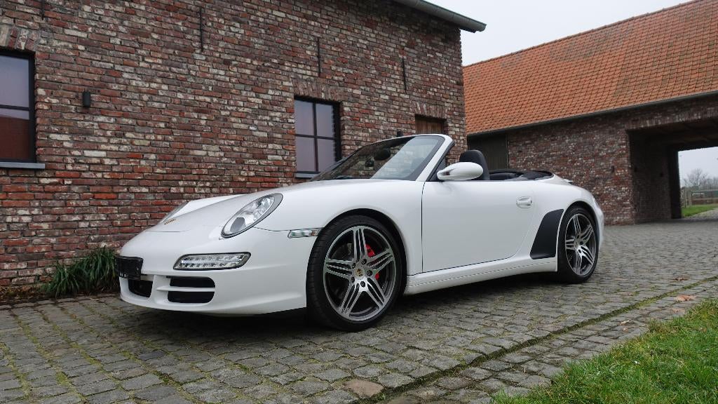 Porsche 911 997 3,8l Cabrio 4S     white sound machine, Auto's, Porsche, Automaat, Zwart, 286 g/km, Cabriolet