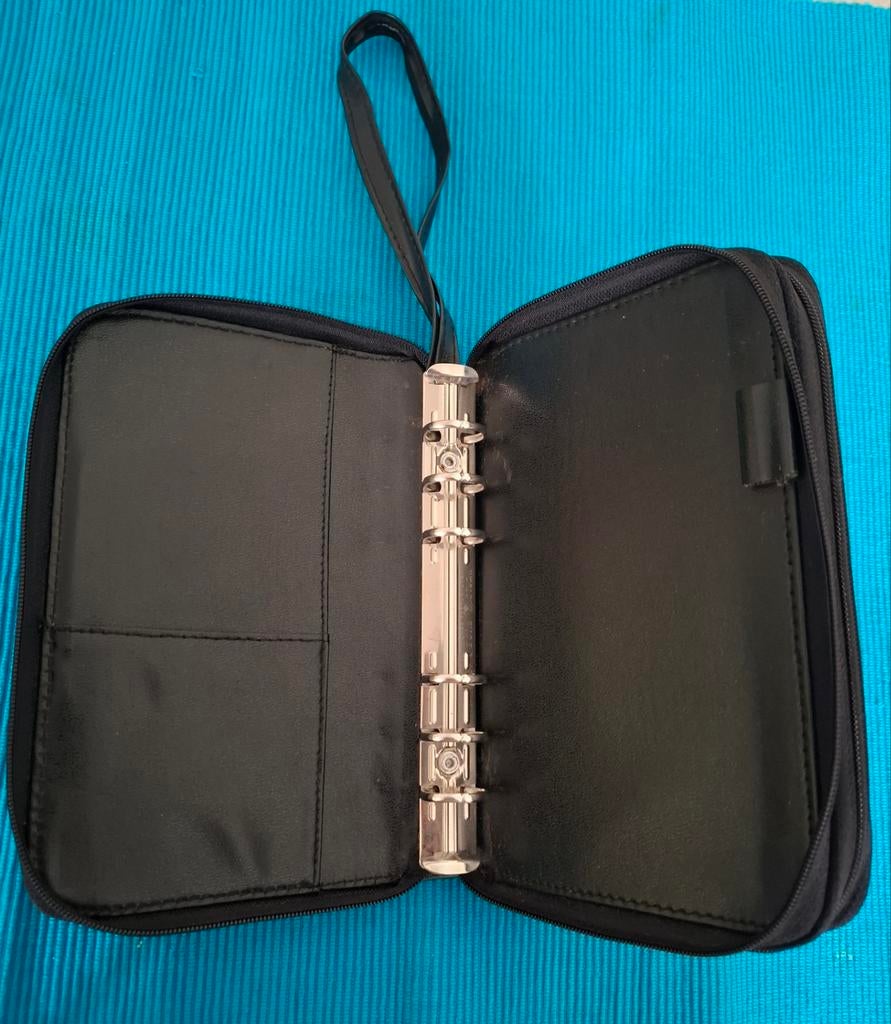 Zwarte etui voor agenda, Enlèvement, Utilisé