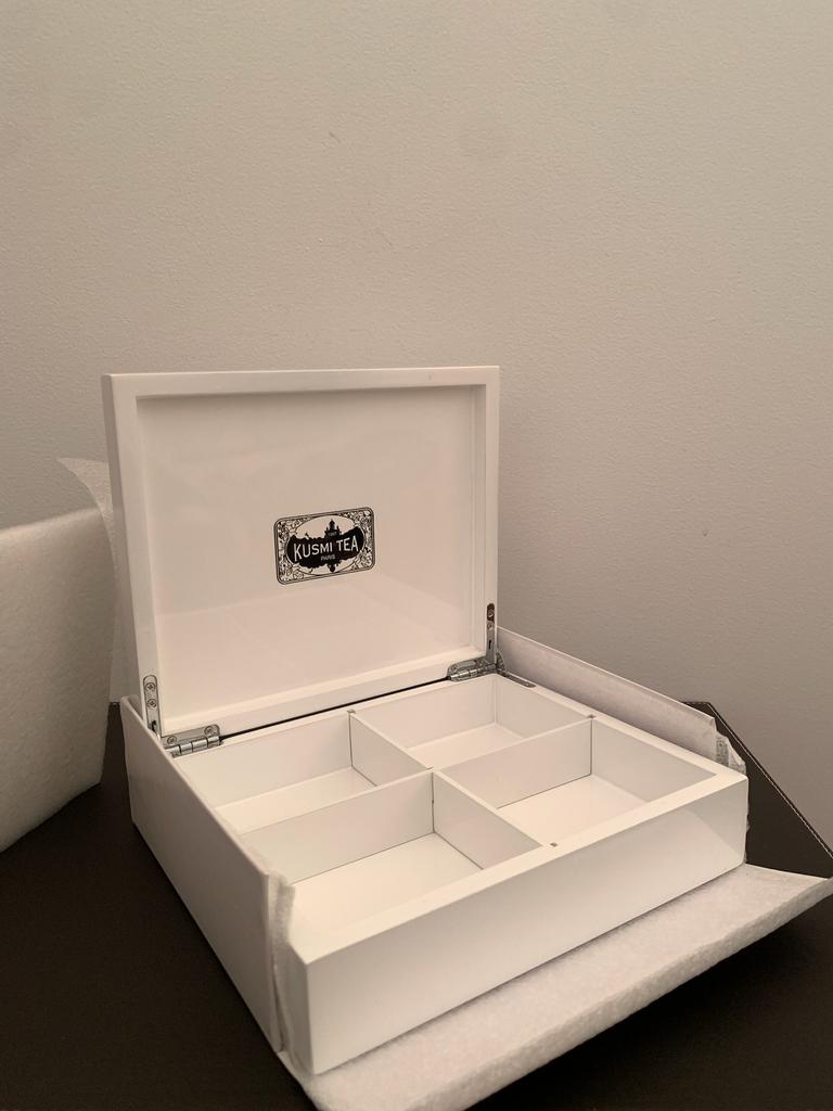 NIEUW • KUSMI TEA theedoos/presentatiedoos, Hobby en Vrije tijd, Theezakjes, Ophalen of Verzenden, Opbergdoos
