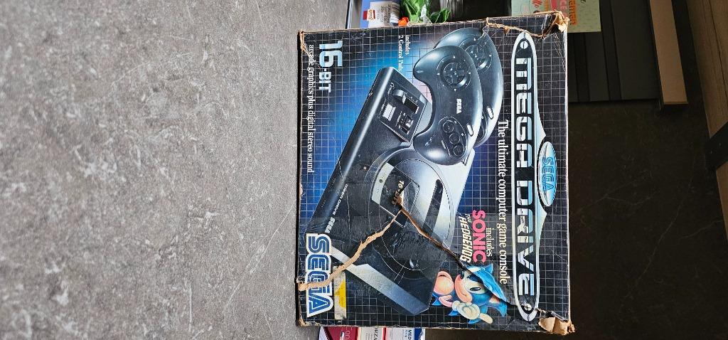 Megadrive 1 en boite abimée, Consoles de jeu & Jeux vidéo, Consoles de jeu | Sega, Utilisé, Enlèvement ou Envoi