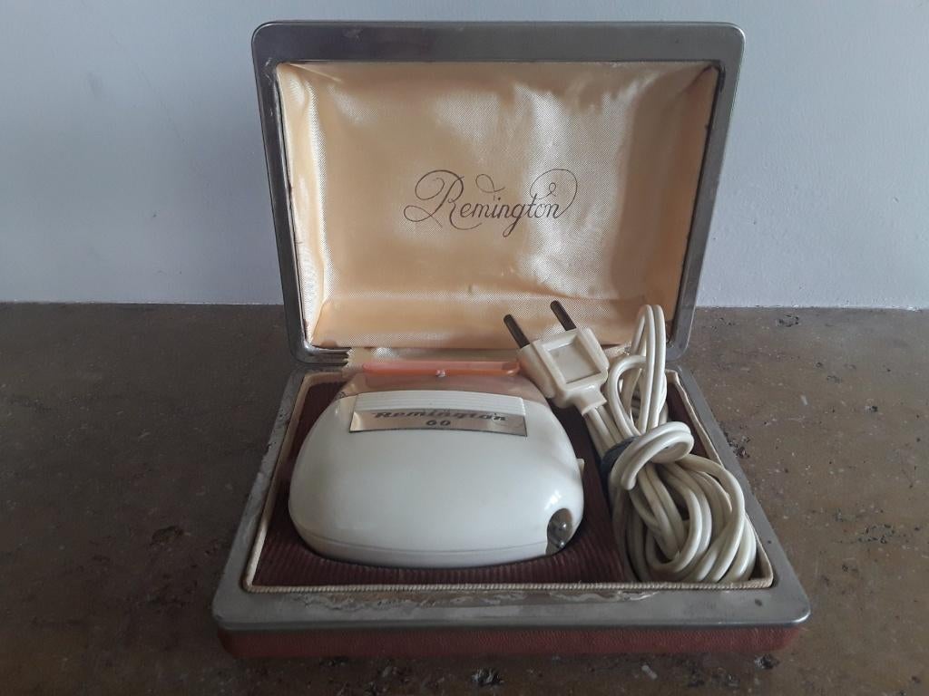 Vintage Remington scheerapparaat ca 1955., Antiek en Kunst, Curiosa en Brocante, Ophalen of Verzenden