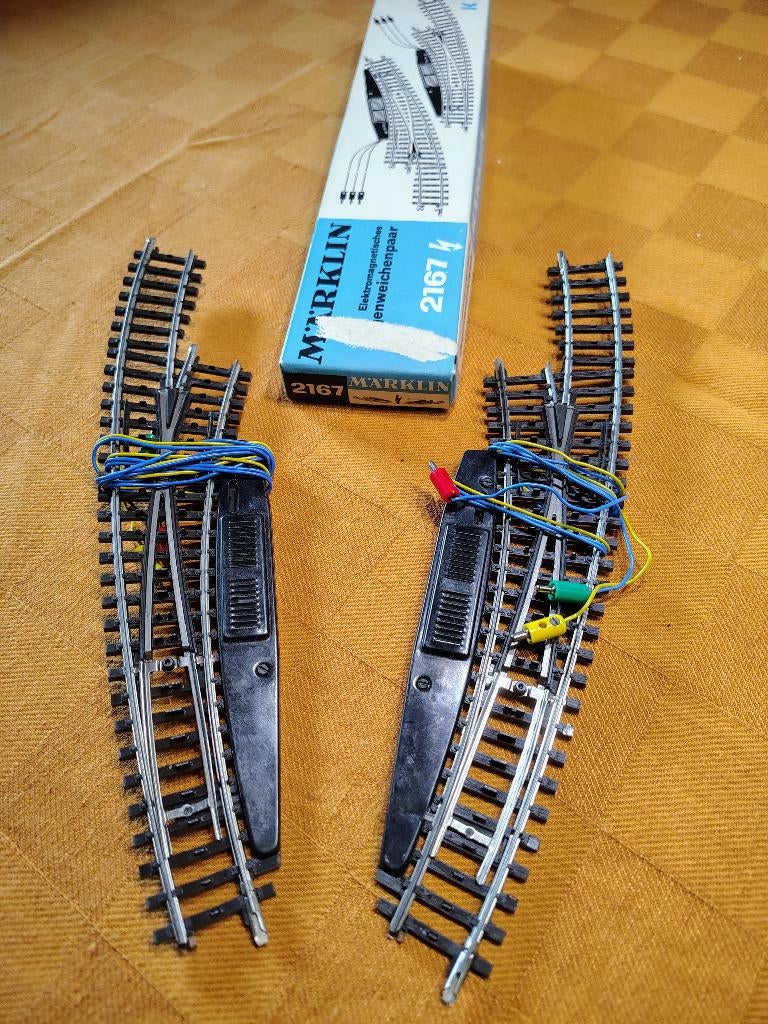 Paire interchangeable incurvée Marklin 2167 K-Rail, Analogique, Enlèvement ou Envoi, Courant alternatif, Rails