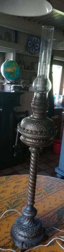 Une lampe ancienne à pétrole Lempereur et Bernard, Antiquités & Art, Enlèvement
