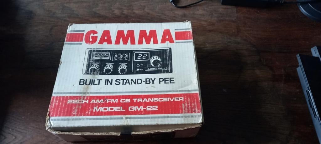 CB Gamma GM22 casi neuf complet , avec  position 22 et 40, Enlèvement ou Envoi, Comme neuf, Émetteur et Récepteur