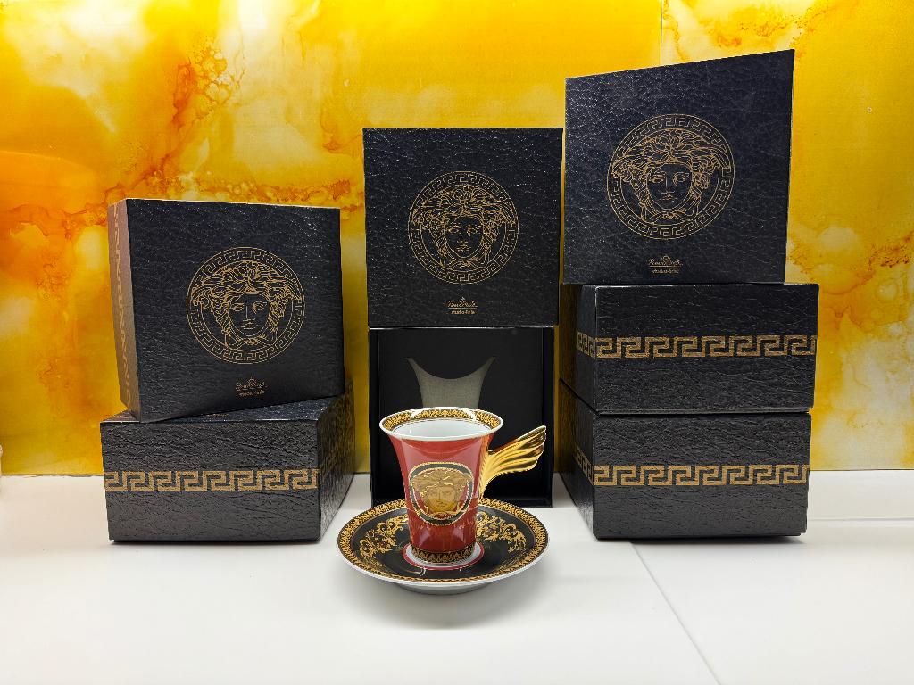 6 koffietassen met onderbord Versace Ikarus Medusa, Keramiek, Ophalen of Verzenden, Zo goed als nieuw, Overige stijlen