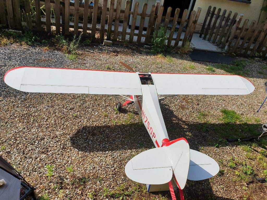 Avion rc pa18 super cub, Hobby en Vrije tijd, Modelbouw | Radiografisch | Vliegtuigen, Ophalen, Zo goed als nieuw, Benzine, RTF (Ready to Fly)