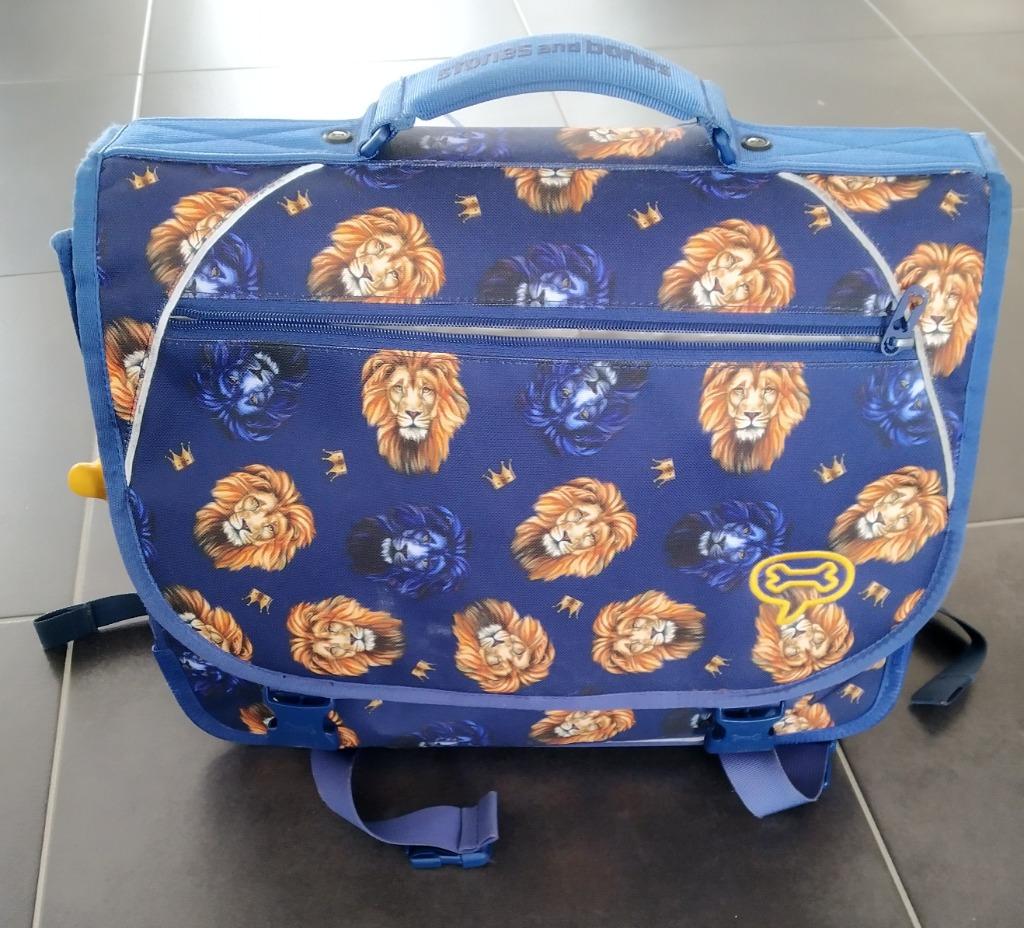 Boekentas Stones and Bones, Handtassen en Accessoires, Tassen | Schooltassen, Minder dan 30 cm, Blauw, Aktetas of Boekentas, Ophalen of Verzenden