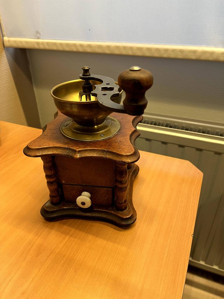 oude koffie molen, Antiek en Kunst, Ophalen