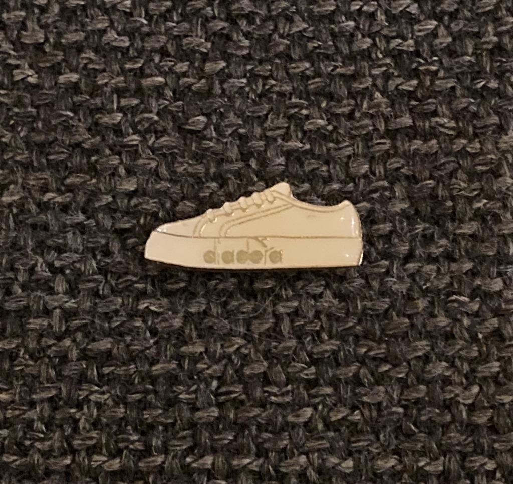 PIN - DIADORA - SNEAKERS, Verzenden, Gebruikt, Merk, Speldje of Pin