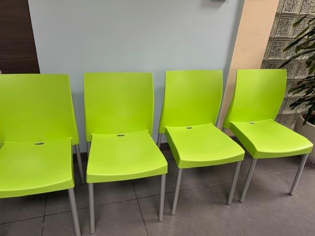 4 chaises Pedrali, Autres couleurs, Synthétique, Enlèvement, Utilisé