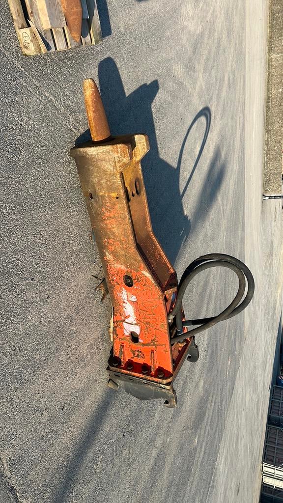 Breekhamer cw30, Zakelijke goederen, Machines en Bouw | Kranen en Graafmachines, Ophalen