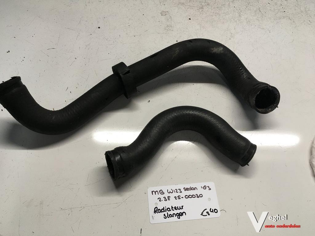 Mercedes W123 Sedan 2.3 1983 Wagennr 2500030  Radiateurslang, Gebruikt, -, -, Ophalen of Verzenden