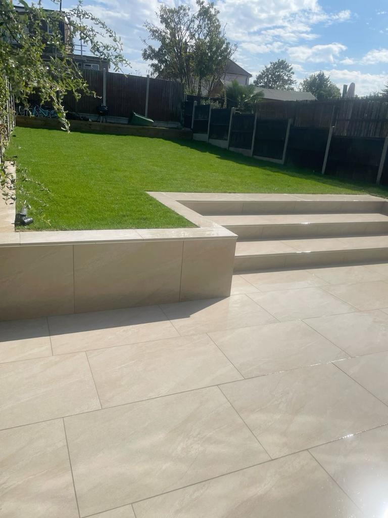 Terras & Tuinwerken, Ophalen, Zo goed als nieuw