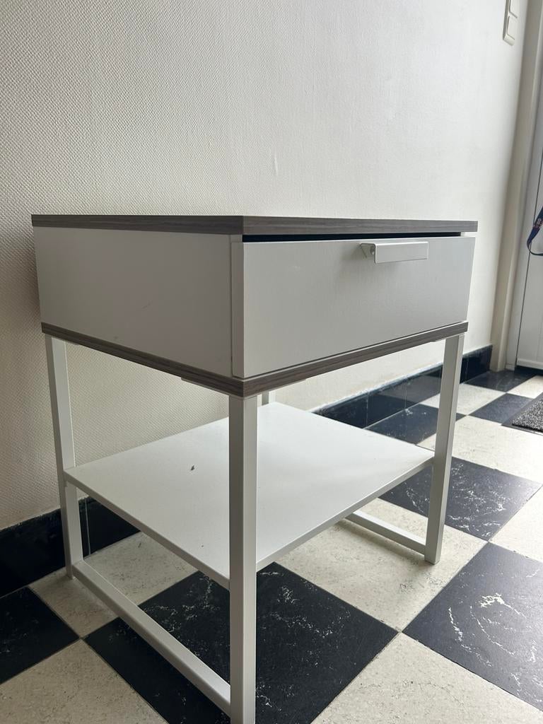 Nachtkastje Trysil, Ophalen, Zo goed als nieuw