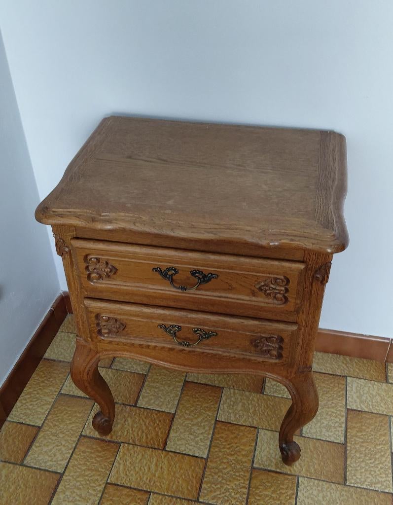 Eiken nachtkastje met 2 schuiven, Ophalen, Gebruikt, 55 tot 70 cm, 45 tot 65 cm