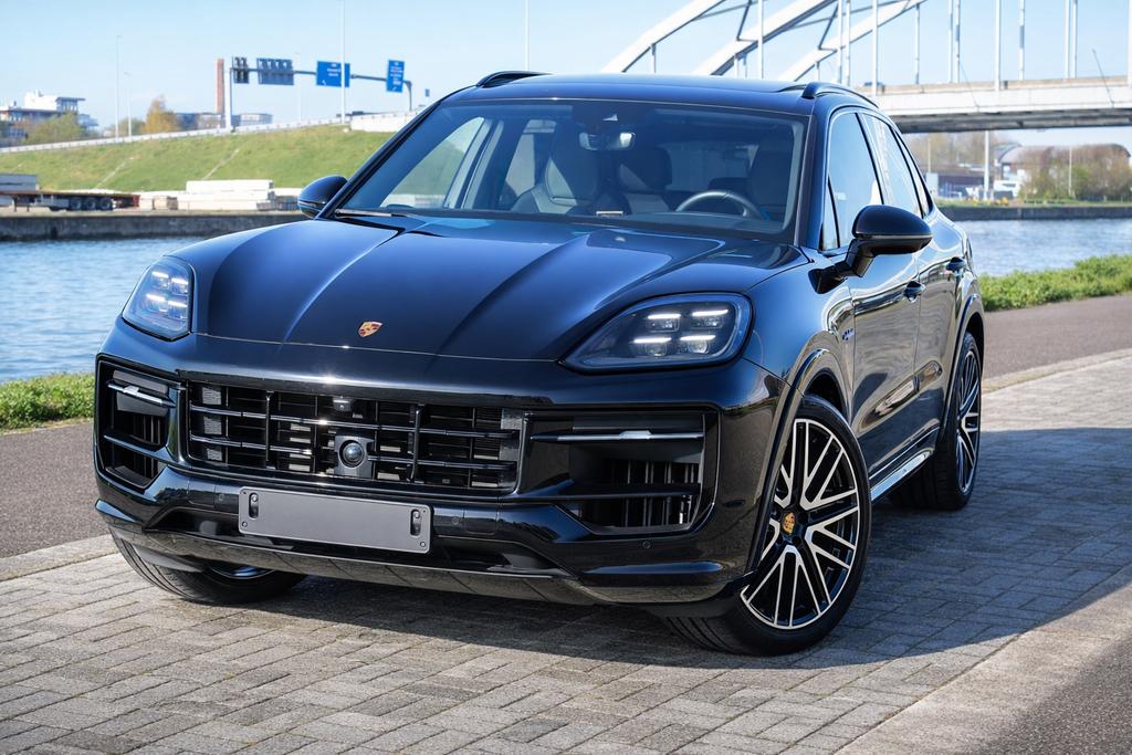 Porsche Cayenne E-Hybrid Sportdesign|Matrix HD|Pano|3display, Auto's, Automaat, Cayenne, Euro 6, Zwart