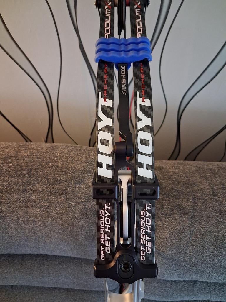 Hoyt poduim, Ophalen